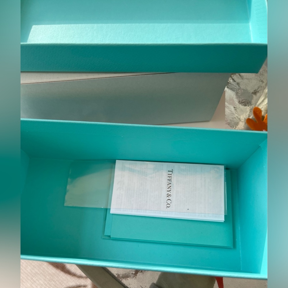 NEW Tiffany & Co. Studded Aviator Sunglasses in silver and blue gradient - Picture 4 of 16